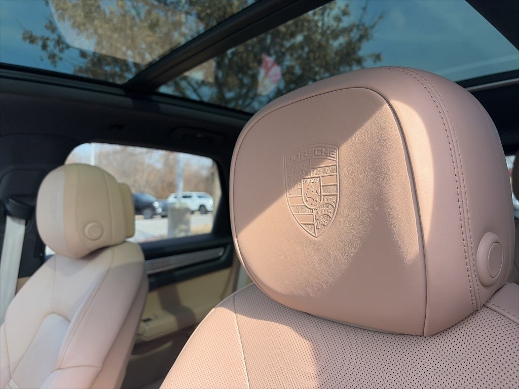 2023 Porsche Cayenne Platinum Edition