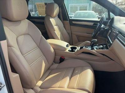 2023 Porsche Cayenne Platinum Edition