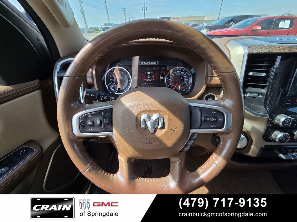 2020 RAM 1500 Laramie CREW CAB 4X4 V/8 HEMI