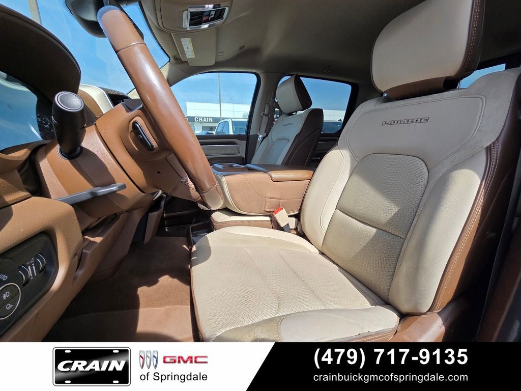 2020 RAM 1500 Laramie CREW CAB 4X4 V/8 HEMI