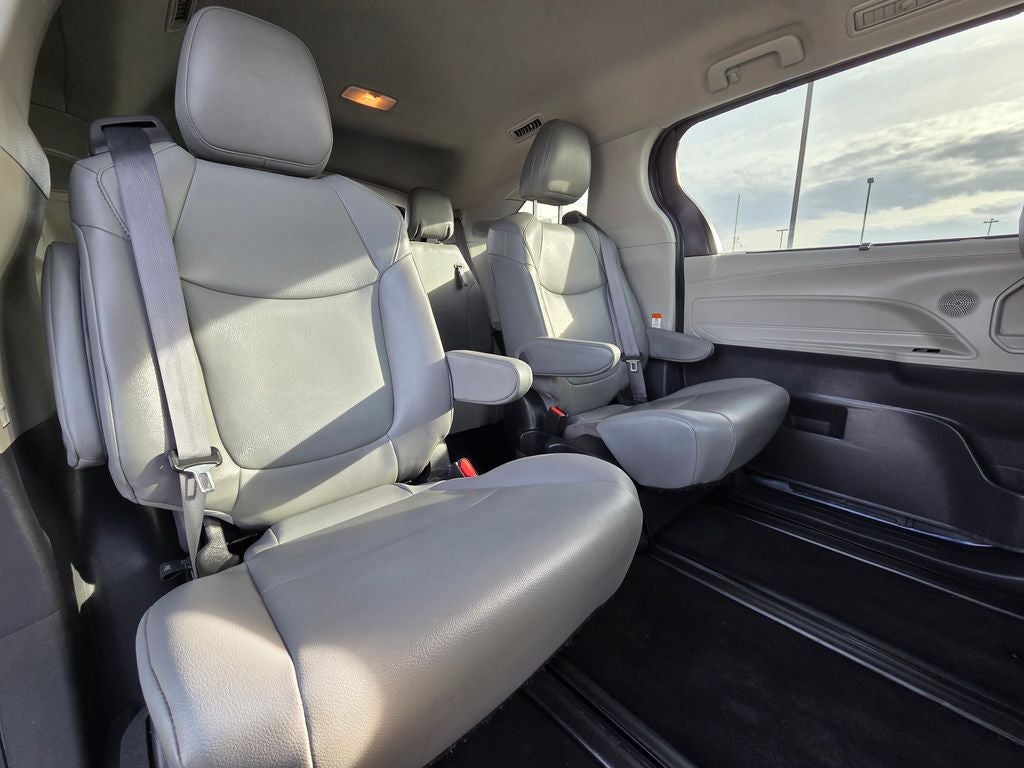 2022 Toyota Sienna XLE 7 Passenger