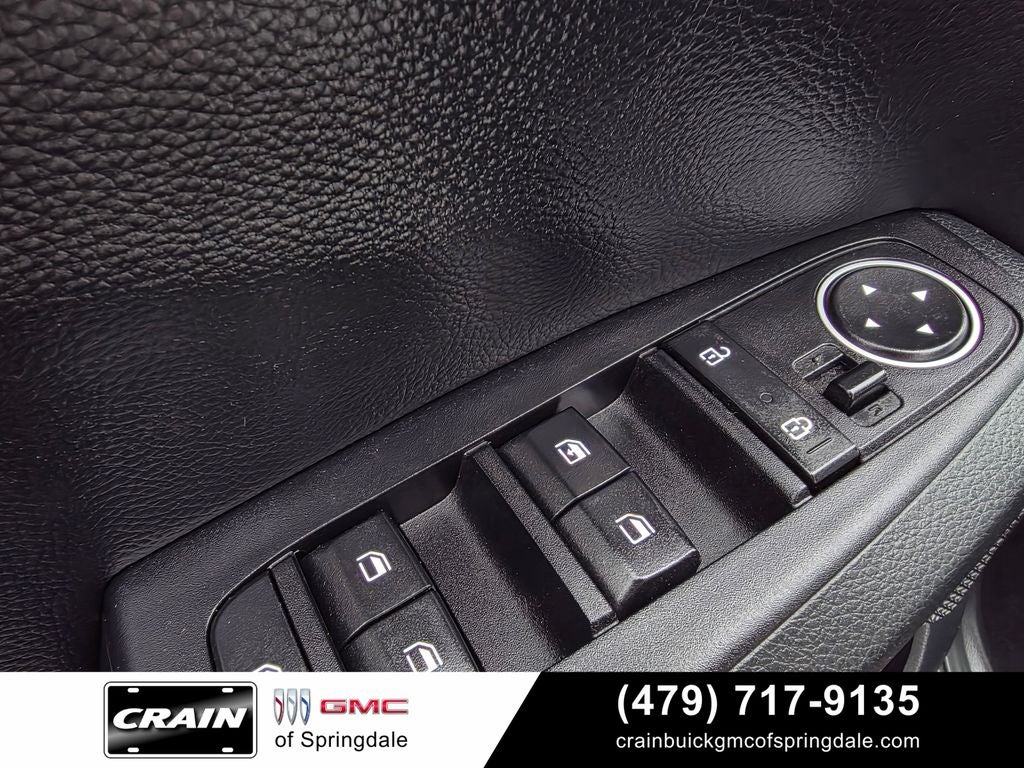 2023 Kia Seltos S Nav / Two-Tone / 35 MPG