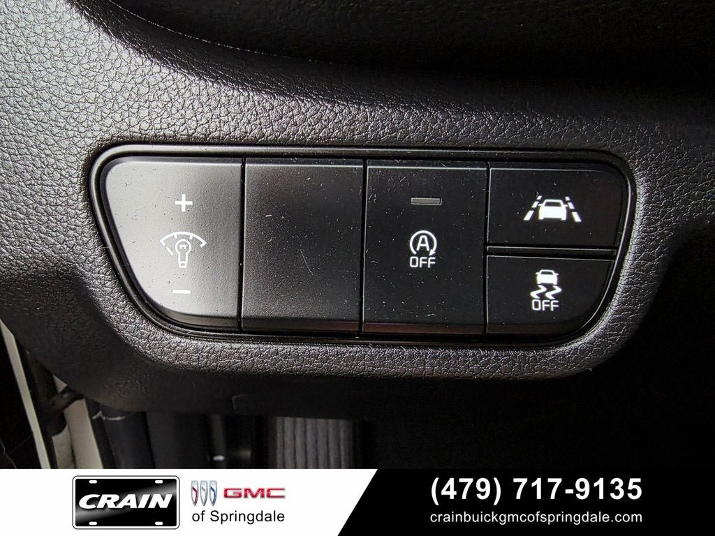 2023 Kia Seltos S Nav / Two-Tone / 35 MPG