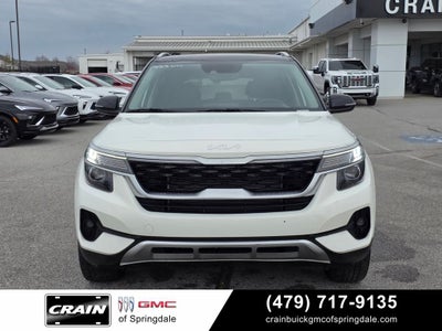 2023 Kia Seltos S Nav / Two-Tone / 35 MPG
