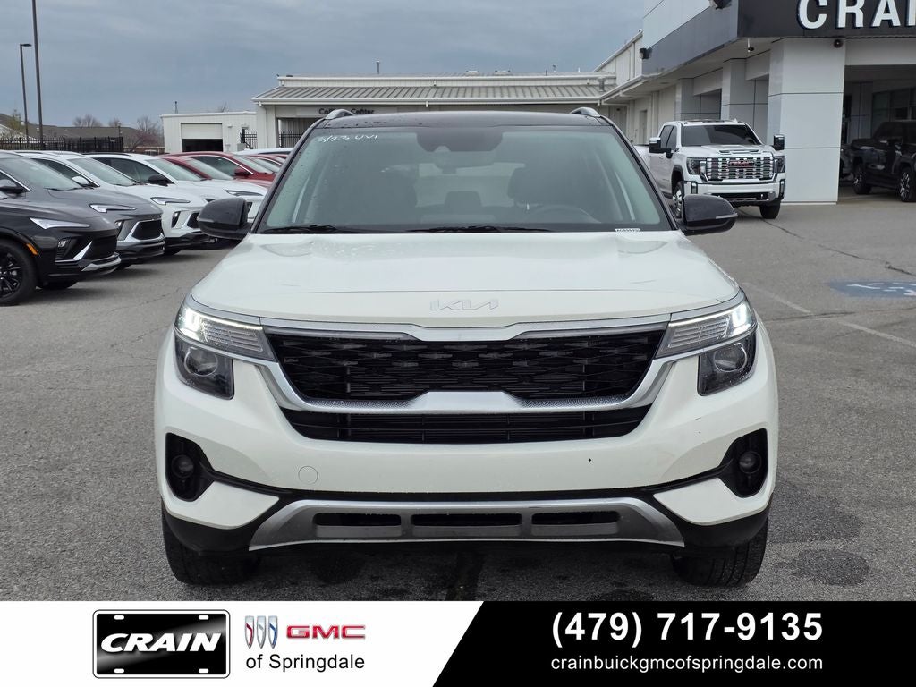 2023 Kia Seltos S Nav / Two-Tone / 35 MPG