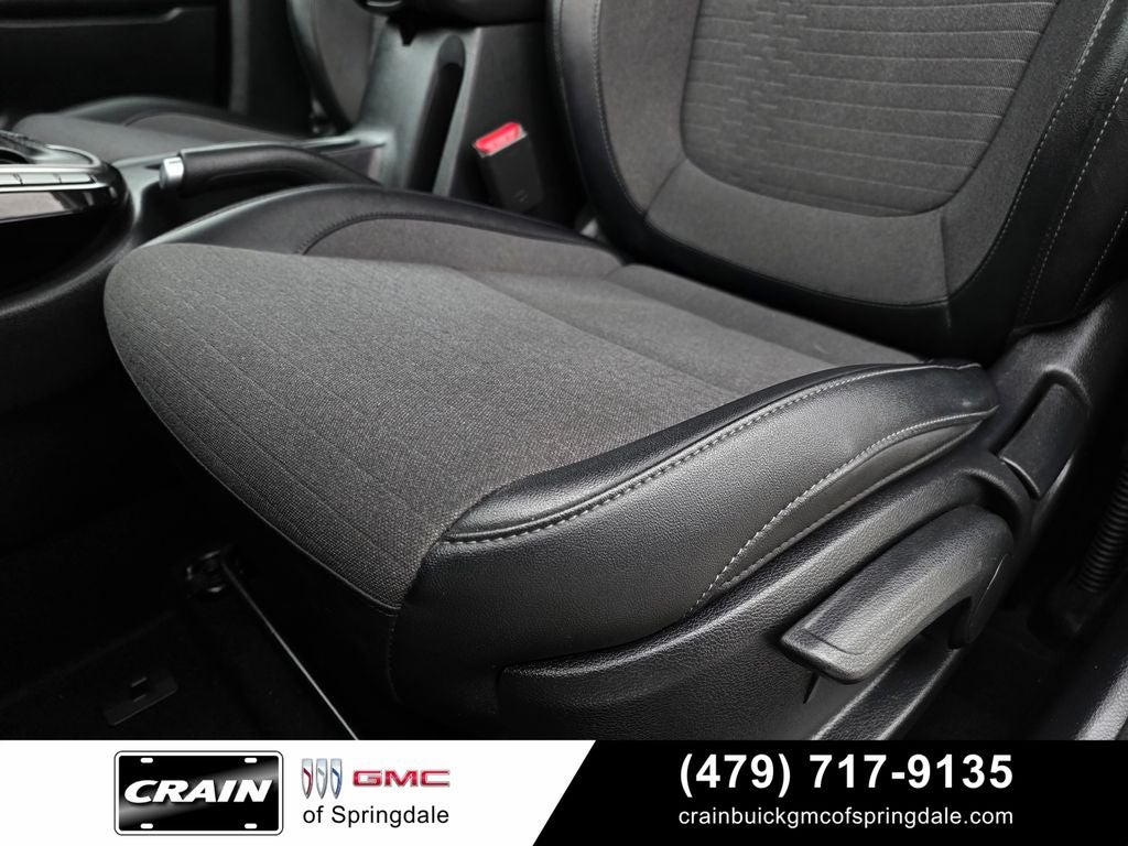 2023 Kia Seltos S Nav / Two-Tone / 35 MPG