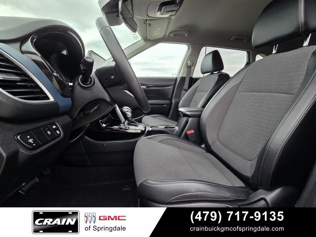 2023 Kia Seltos S Nav / Two-Tone / 35 MPG