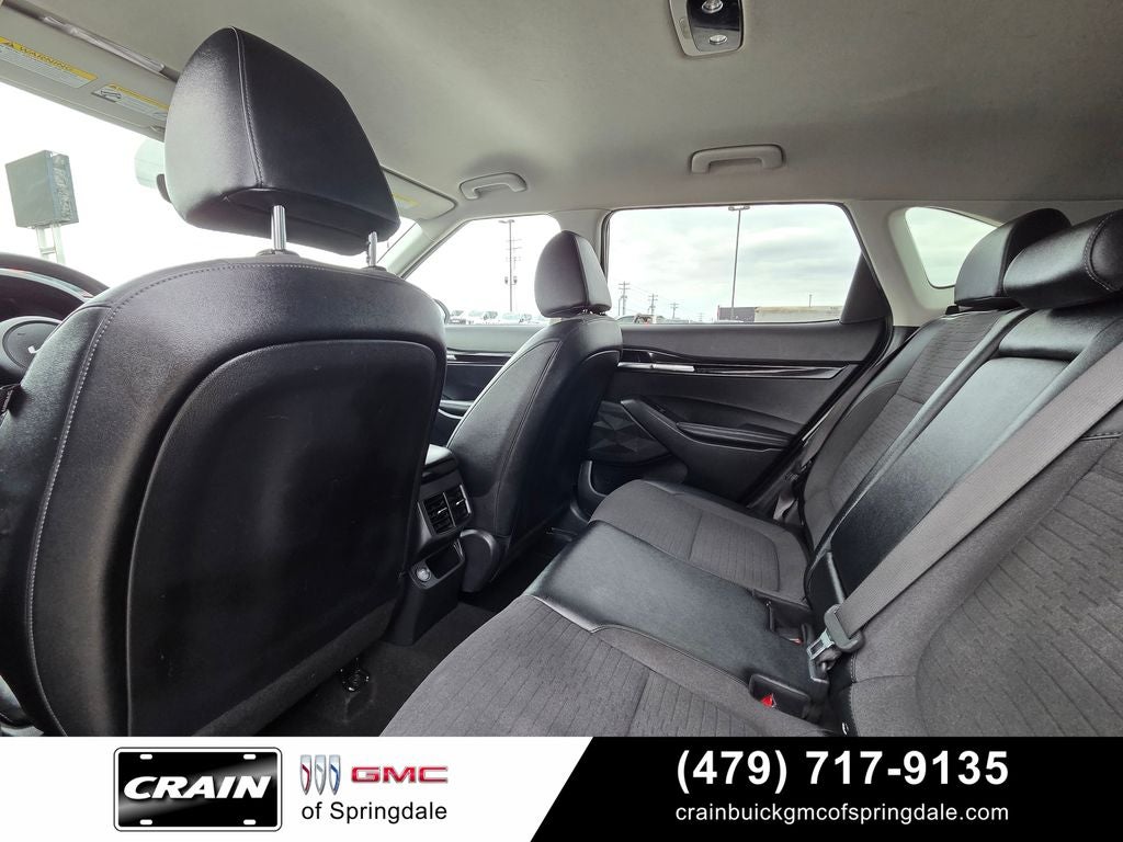 2023 Kia Seltos S Nav / Two-Tone / 35 MPG
