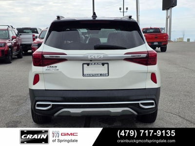 2023 Kia Seltos S Nav / Two-Tone / 35 MPG