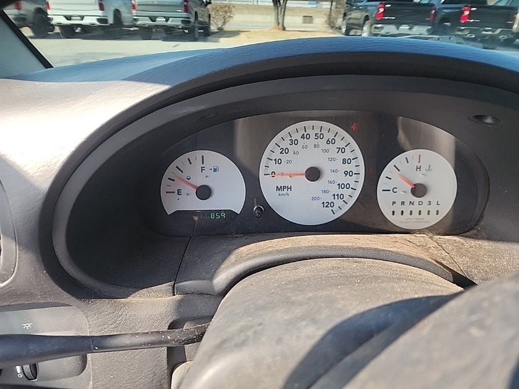 2006 Chrysler Town & Country SWB VAN BASE