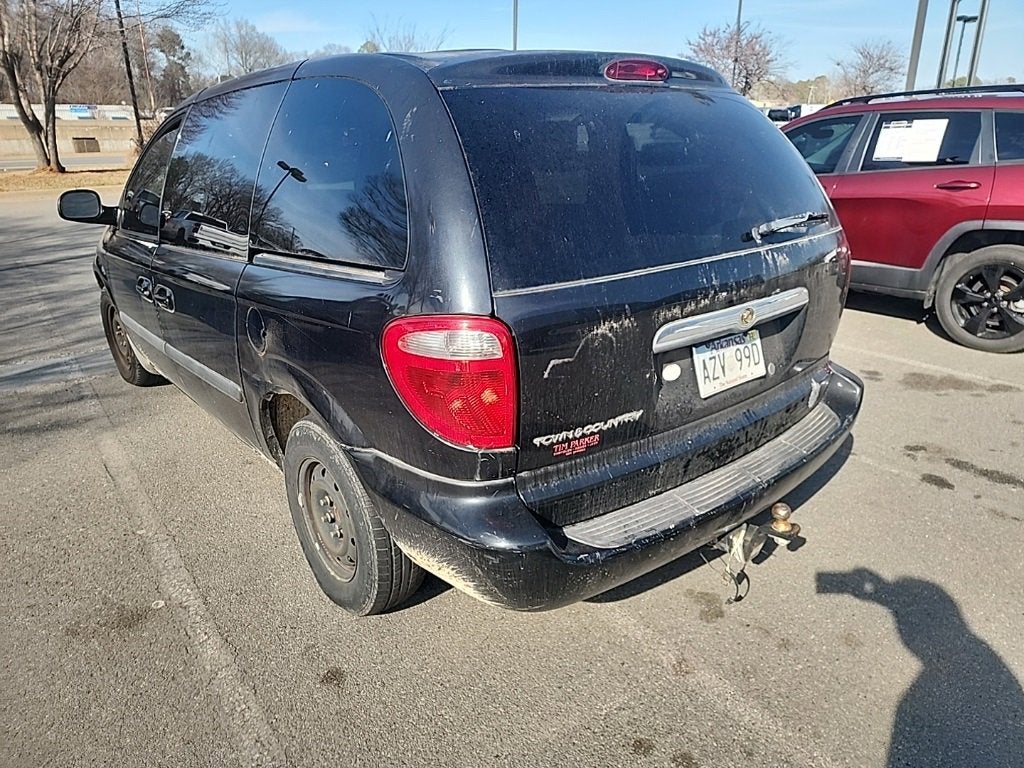 2006 Chrysler Town & Country SWB VAN BASE