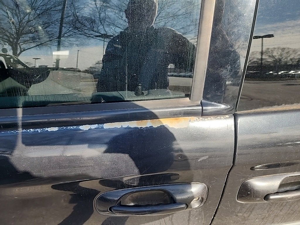 2006 Chrysler Town & Country SWB VAN BASE