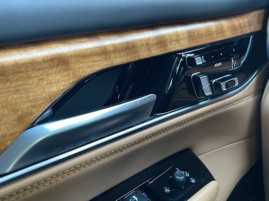 2025 Jeep Grand Wagoneer Series III