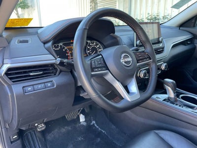 2025 Nissan Altima SR