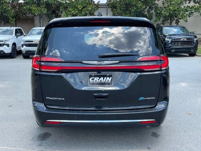 2023 Chrysler Pacifica Hybrid Touring L