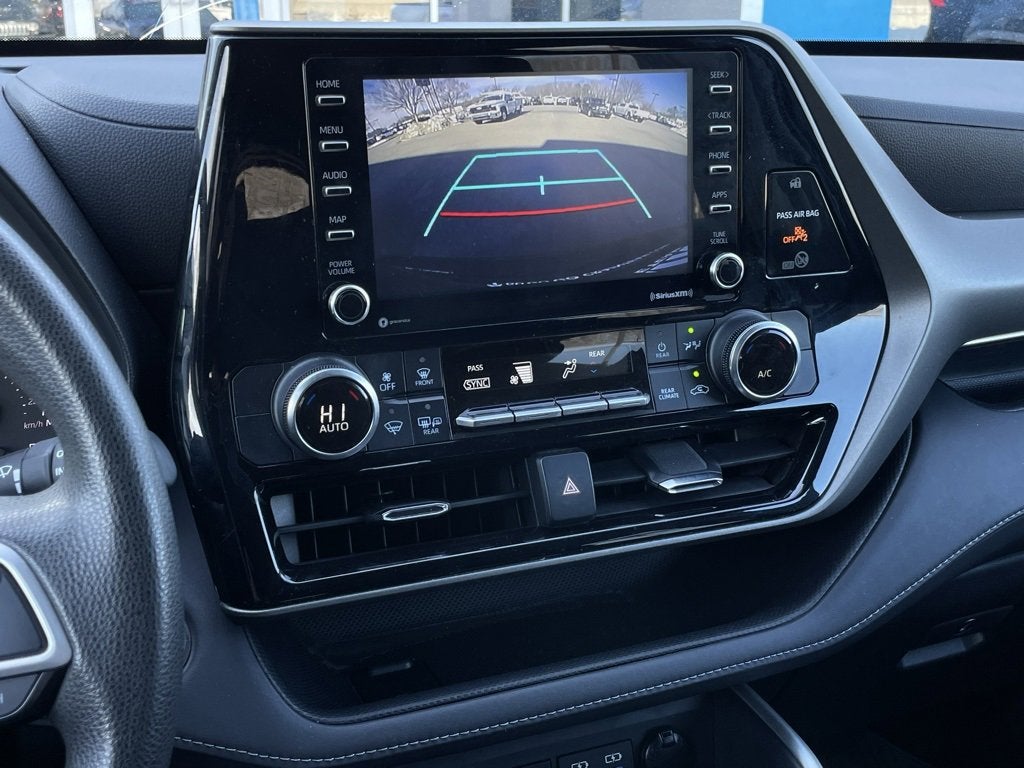 2022 Toyota Highlander L