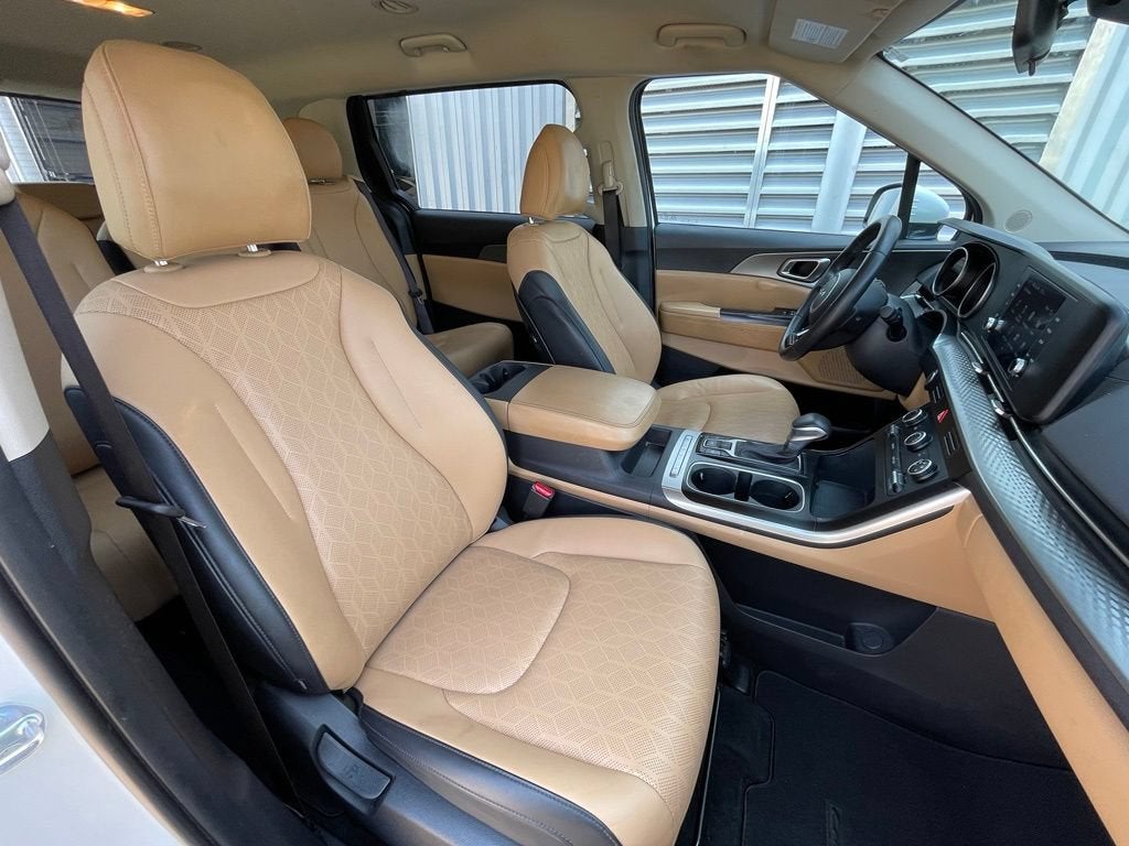 2024 Kia Carnival LX