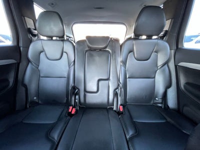 2021 Volvo XC90 Momentum