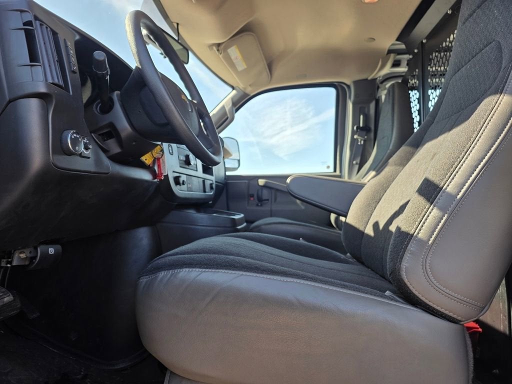 2024 Chevrolet Express Cargo 2500 WT