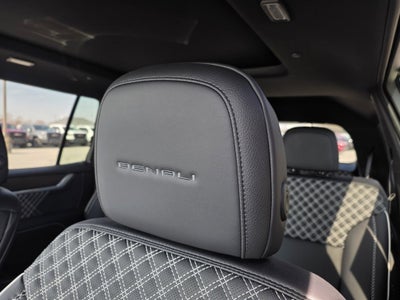 2025 GMC Acadia Denali