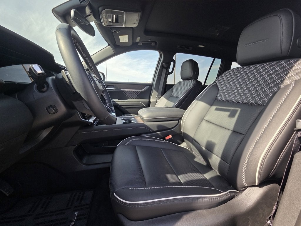 2025 GMC Acadia Denali