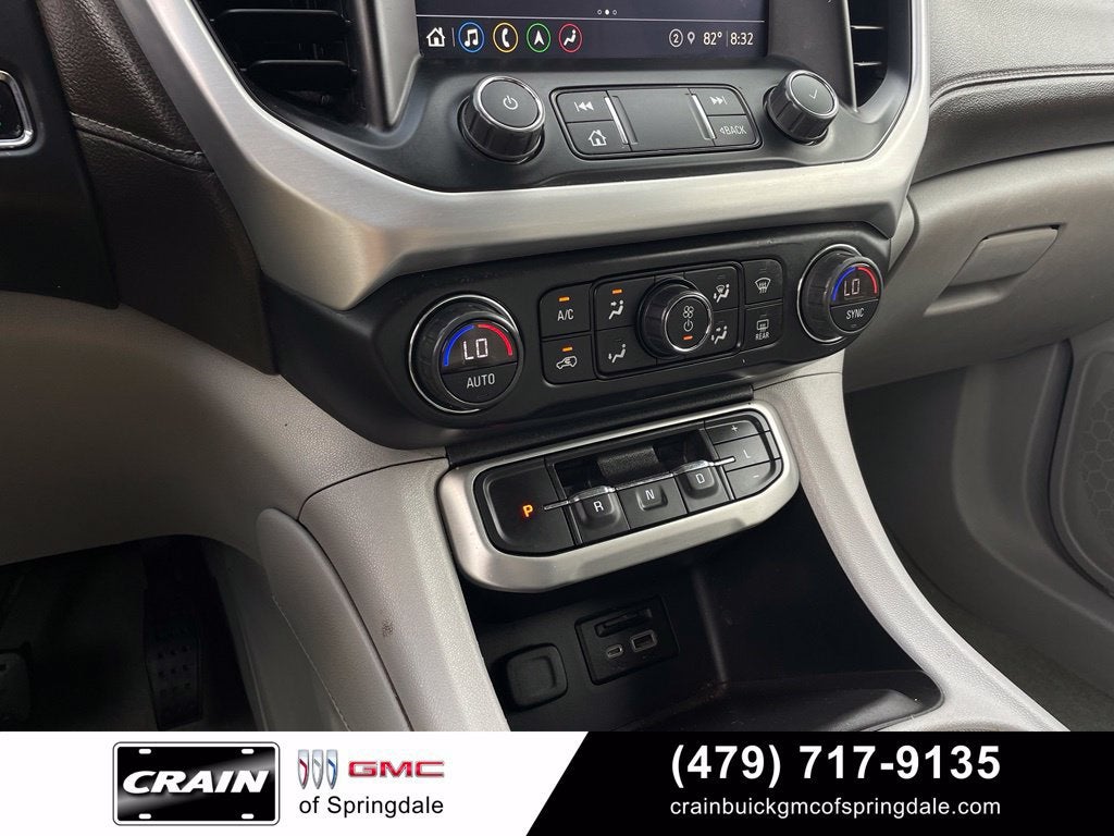 2023 GMC Acadia SLT