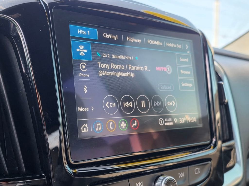 2022 Chevrolet Traverse LT Cloth