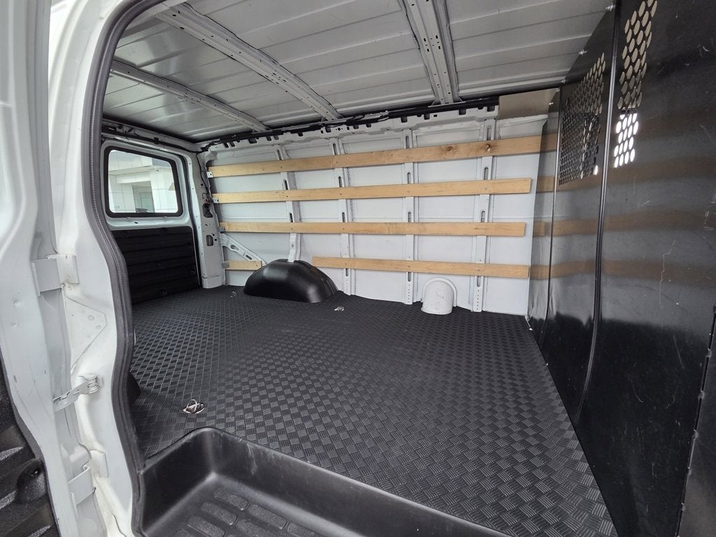 2023 GMC Savana Cargo 2500 Work Van