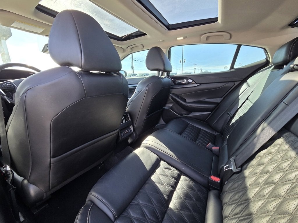 2023 Nissan Maxima Platinum