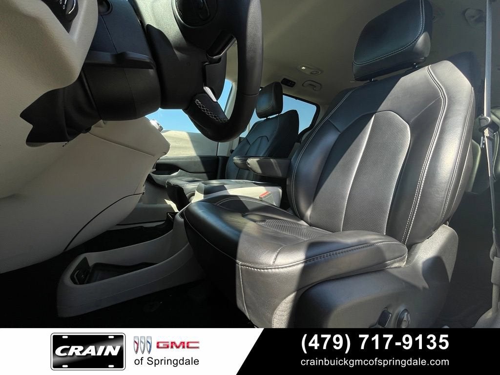 2023 Chrysler Pacifica Touring L