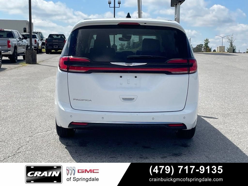 2024 Chrysler Pacifica Touring L