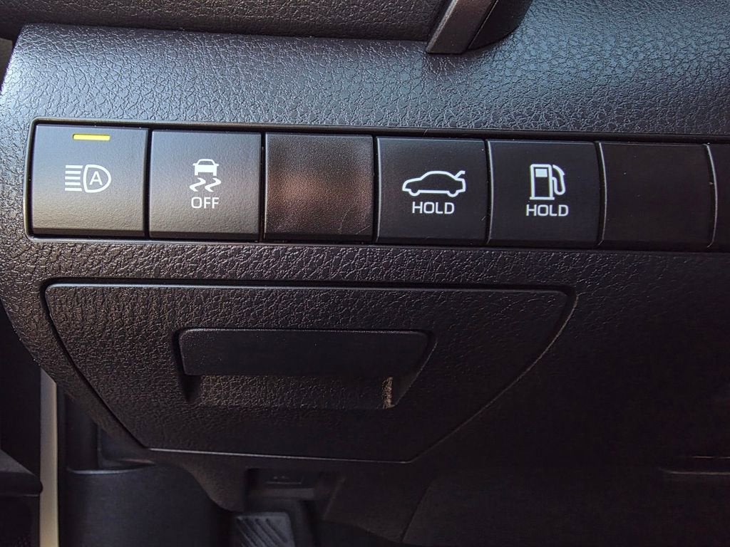 2023 Toyota Camry Hybrid LE