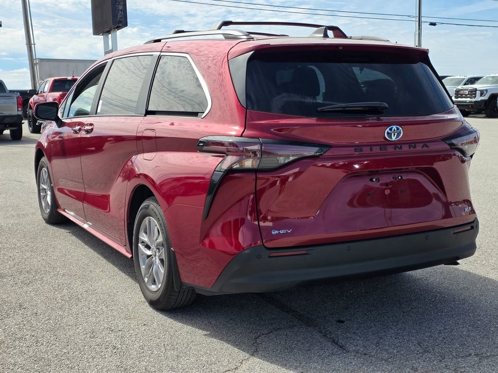 2025 Toyota Sienna XLE