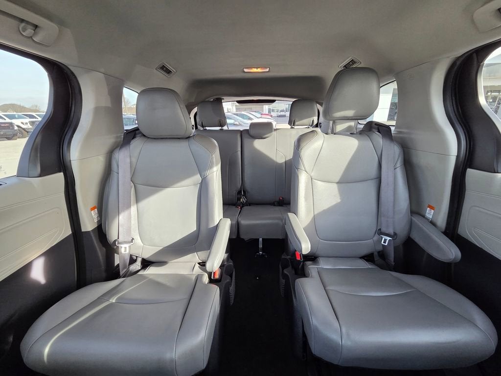 2022 Toyota Sienna XLE