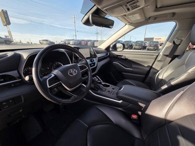 2024 Toyota Highlander LE