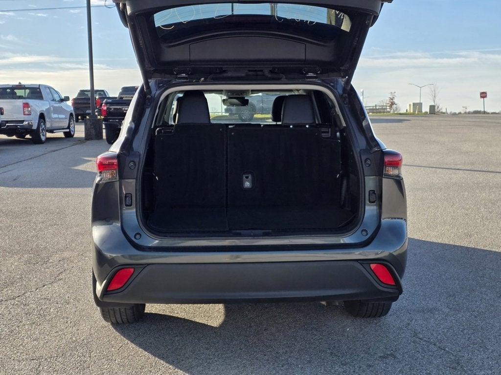 2024 Toyota Highlander LE