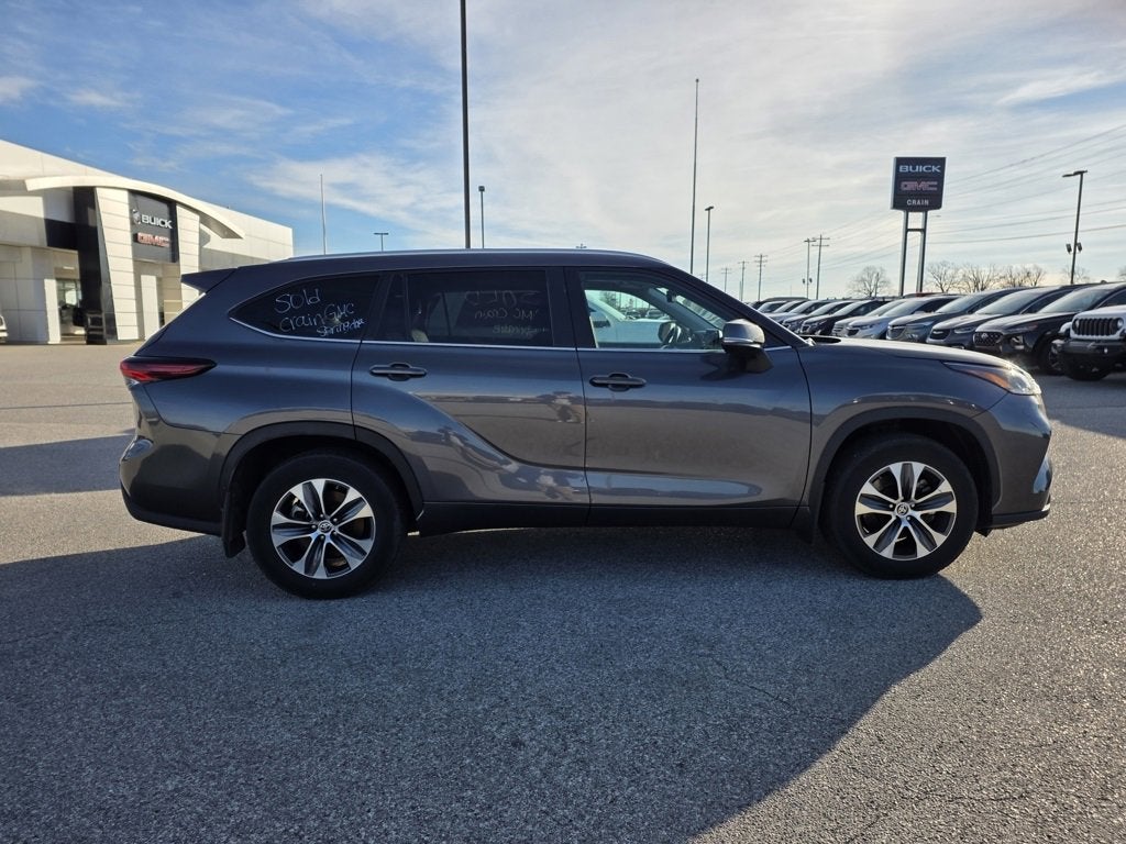 2024 Toyota Highlander LE