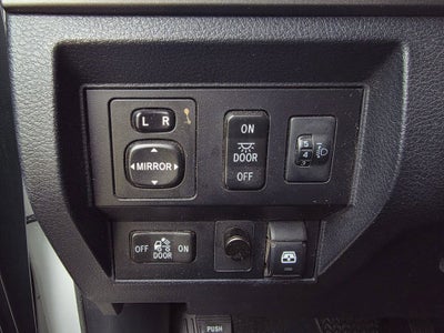 2017 Toyota Tundra 4WD SR5