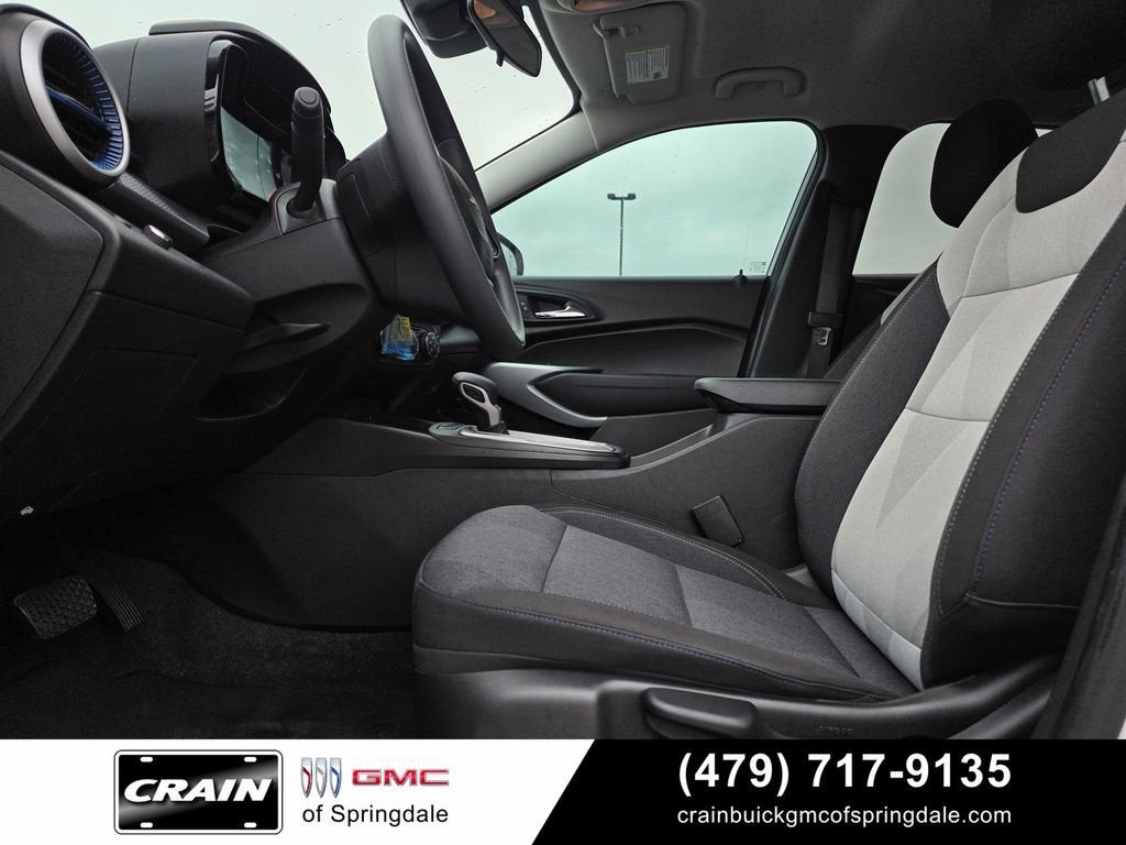 2025 Chevrolet Trax LS