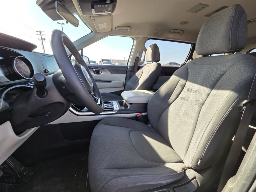 2022 Kia Carnival LX