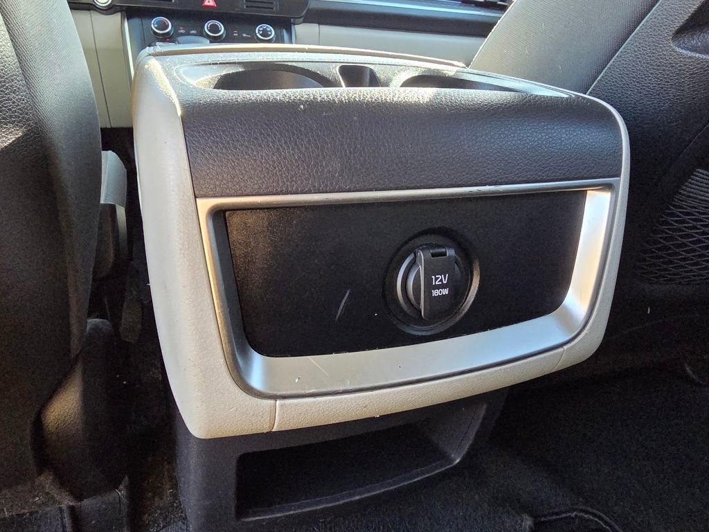 2022 Kia Carnival LX