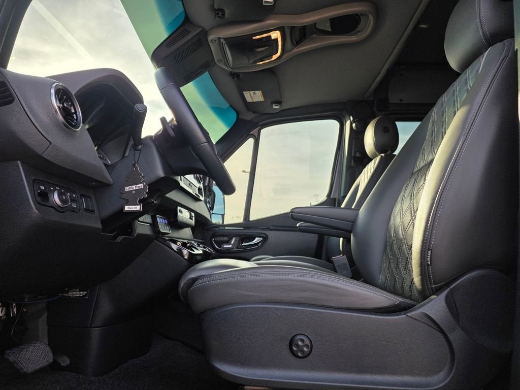 2021 Mercedes-Benz Sprinter Van 2500 STANDARD ROO