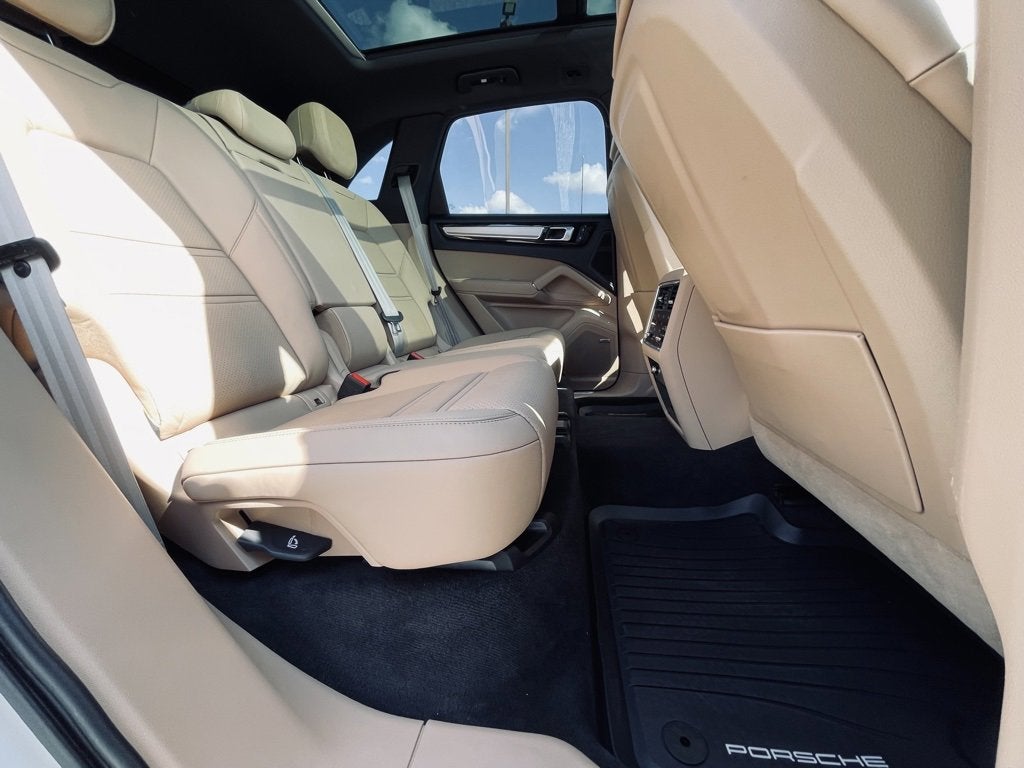 2023 Porsche Cayenne PLATINUM EDITION
