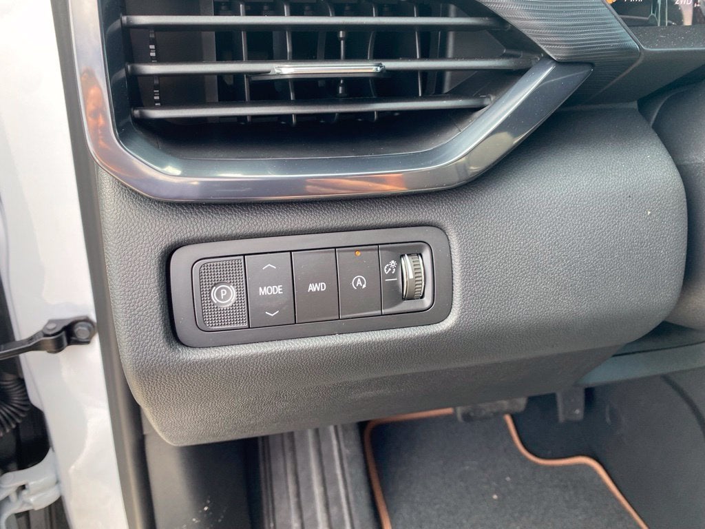 2027 GMC Acadia AT4