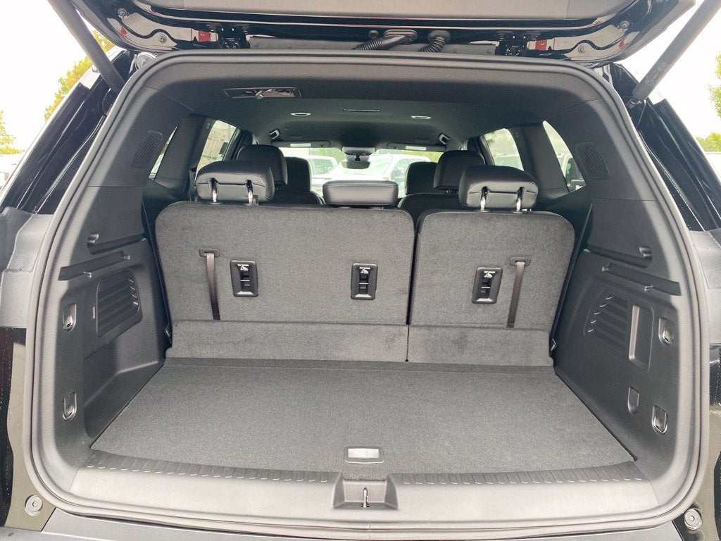 2027 GMC Acadia AT4