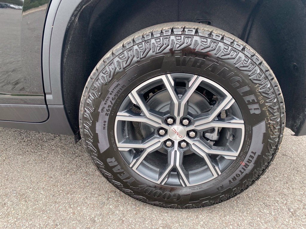 2027 GMC Acadia AT4