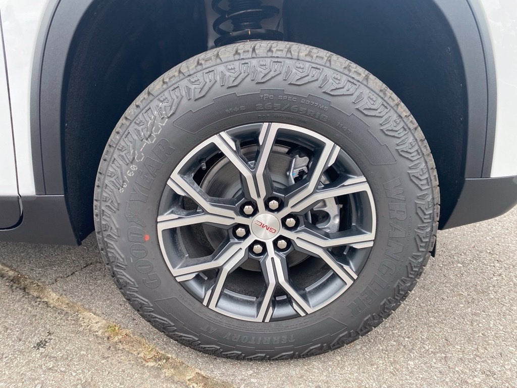 2027 GMC Acadia AT4