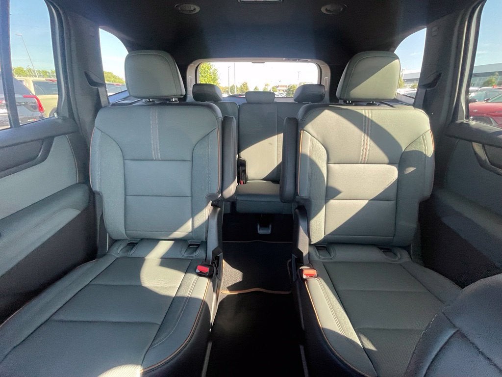 2027 GMC Acadia AT4