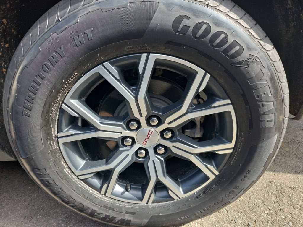 2025 GMC Acadia AT4