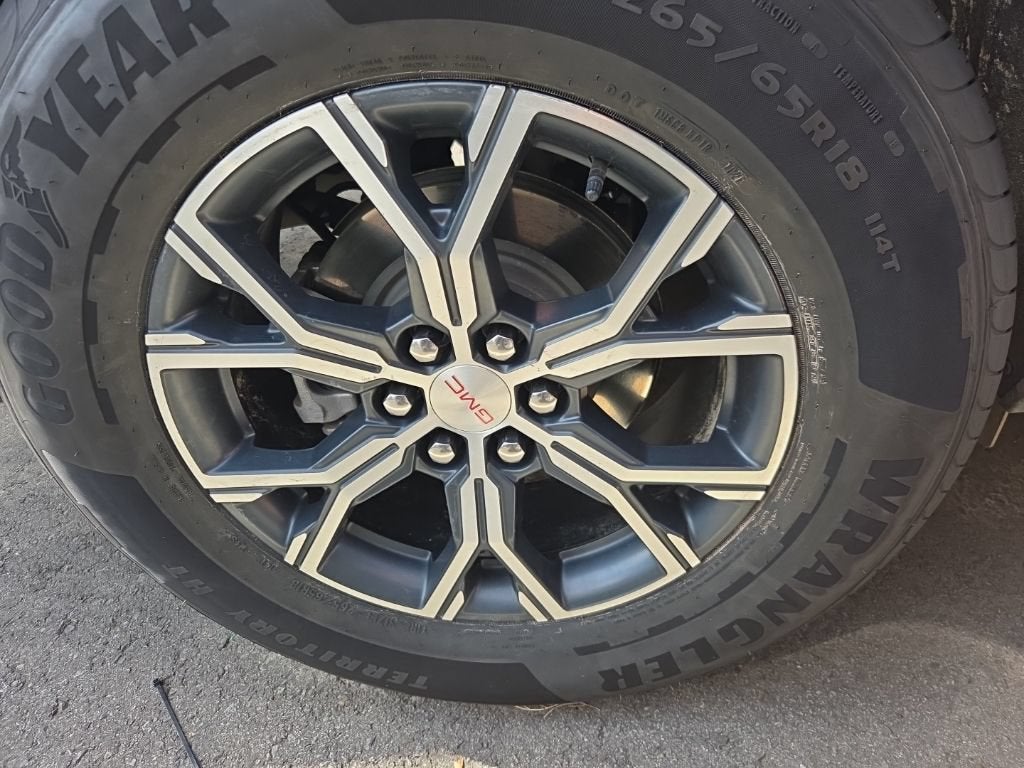 2025 GMC Acadia AT4